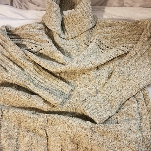 Moon & Madison Cozy Collection Sweater Size: S/M..Cowl Neck... Sage... 🆕 NEW - Picture 11 of 16